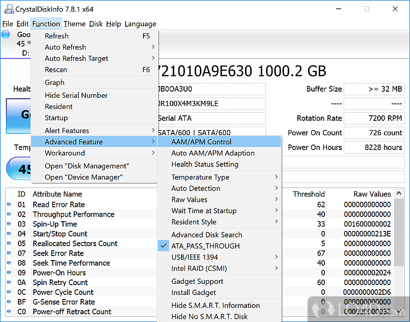 Keep your disk drive in good shape with many advanced features - Screenshot of CrystalDiskInfo
