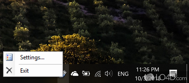 Automatically create shortcuts on the desktop each time you connect USB flash drives - Screenshot of Desk Drive